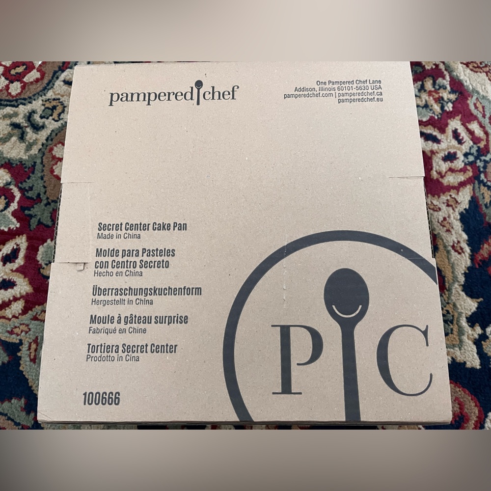 Pampered Chef Secret Center Cake Pan NWT